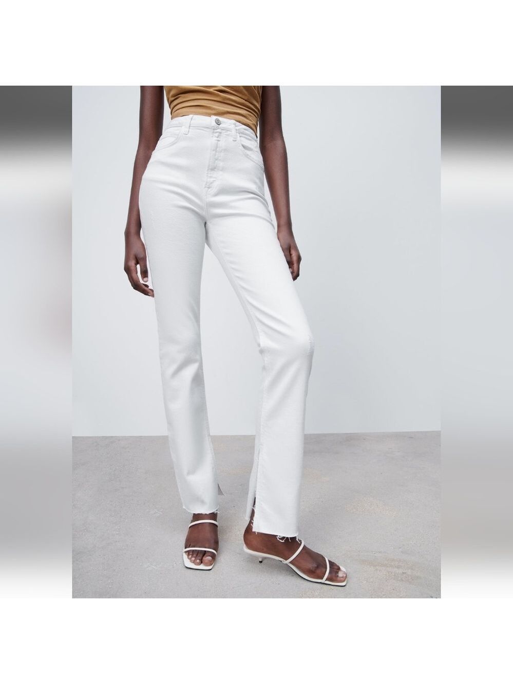 NWT Zara Slim Flare High Rise Jeans With Split Hems, Size 6 - Picture 2 of 11
